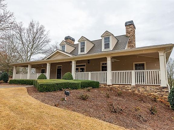 3rd image of 207 Highlands Dr