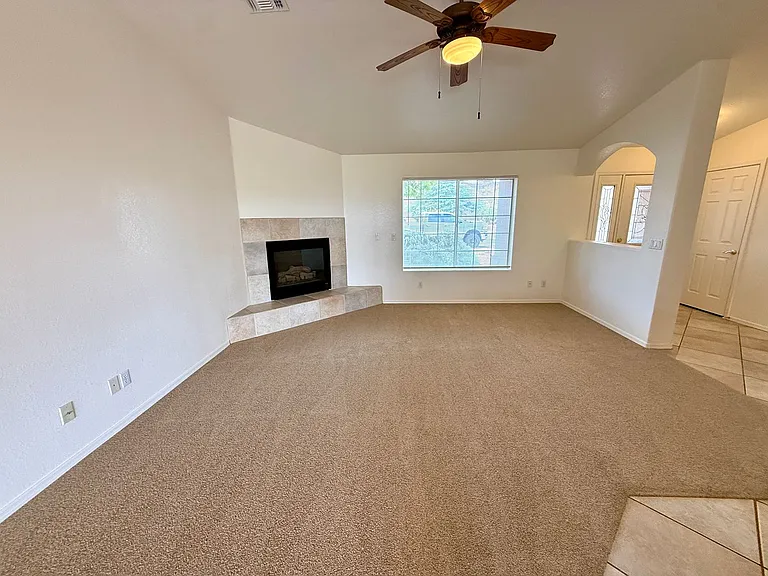 660 Country Club Dr — Photo 11
