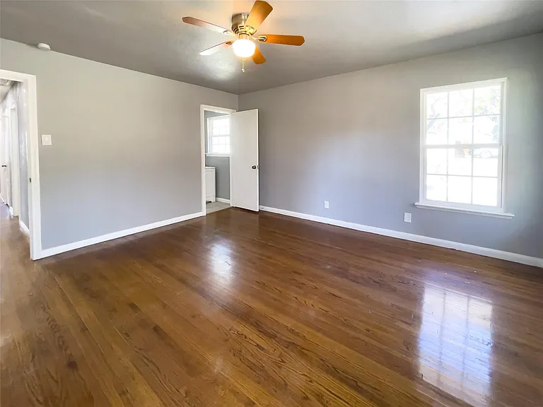 7543 Colgate Ave — Photo 16