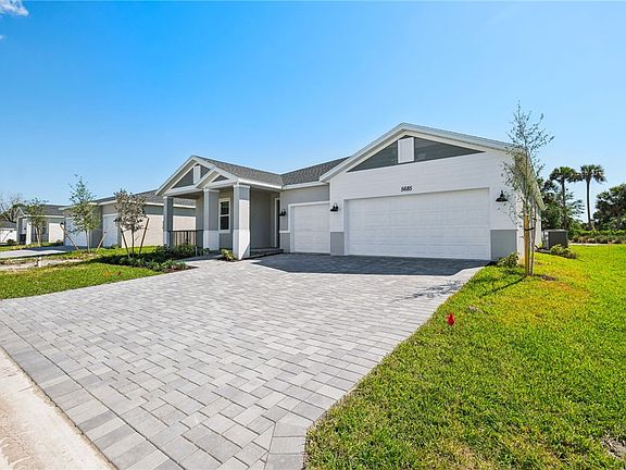 3rd image of 5685 Hampton Park Cir