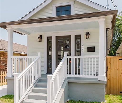 3rd image of 625 Forstall St