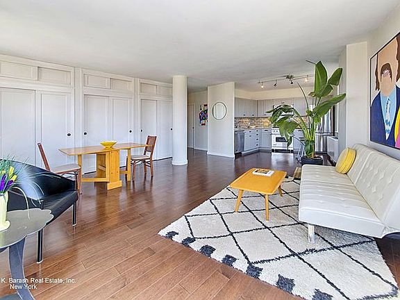 4th image of 140 Charles St #17CT