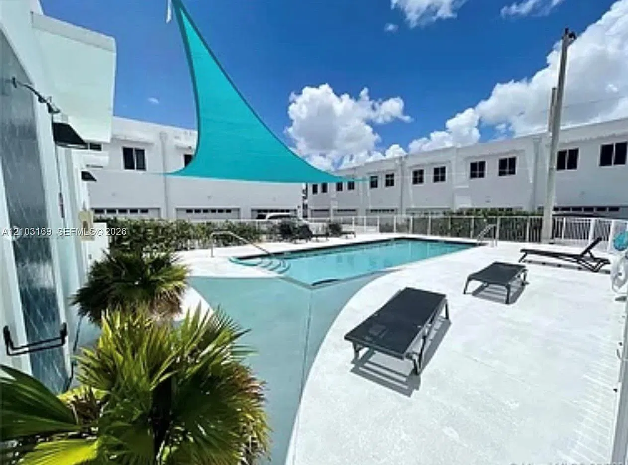 Weitzer Aventura Place Co — Photo 3