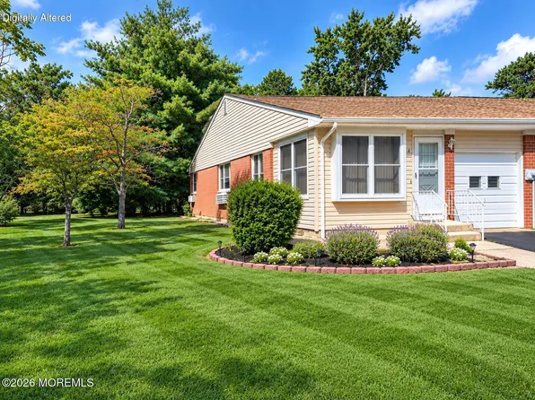 8 Potomac Lane Lane #A, Whiting, NJ 08759