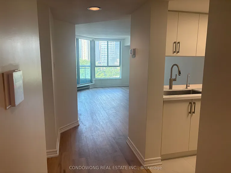38 Elm St #411 — Photo 3