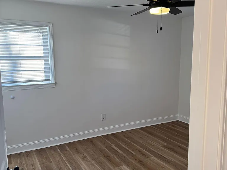 146 Fairlawn Dr — Photo 6