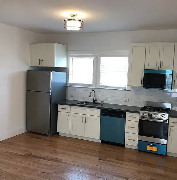 1628-30 Tyler Street — Photo 3