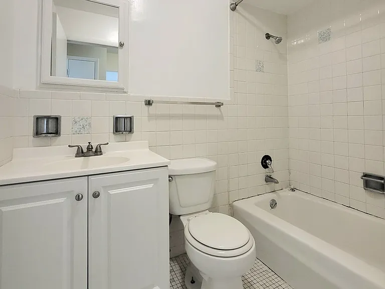 2007 W Touhy Ave #308 — Photo 12
