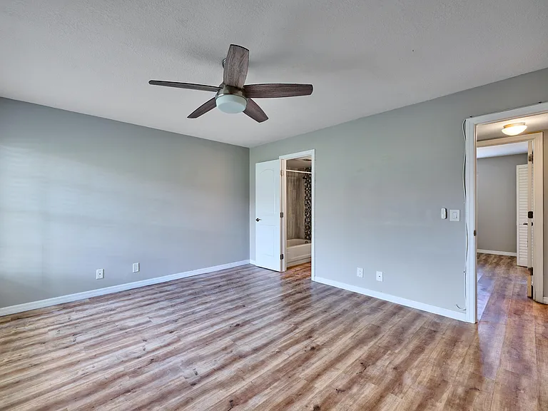 12021 W Greenway Dr — Photo 29