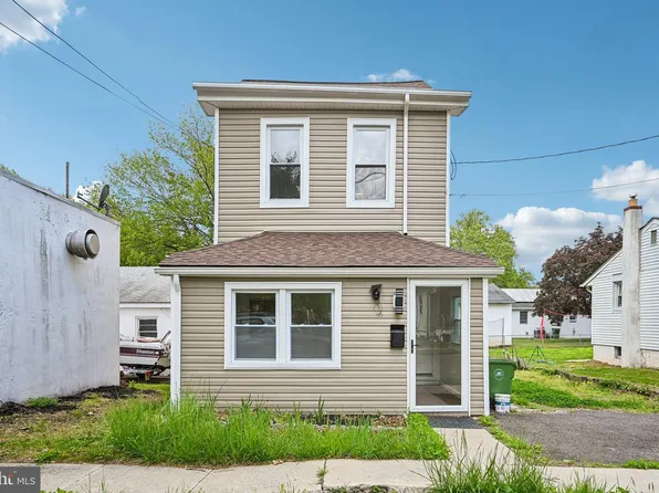 523 W 5th St, Palmyra, NJ 08065