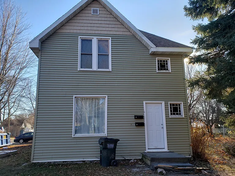320 Augusta Ave SE #2 — Photo 1