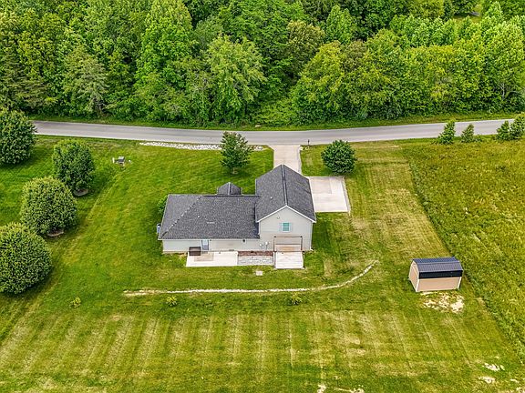3rd image of 557 Cold Hill Rd