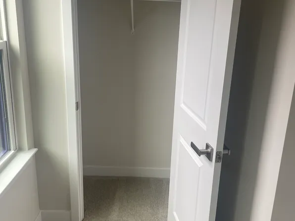 132 Millsbee Ln, Charlotte, NC 28205