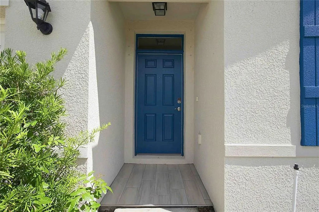 4 bed, 2.0 bath, 1828 sqft, $2,395 — Photo 4