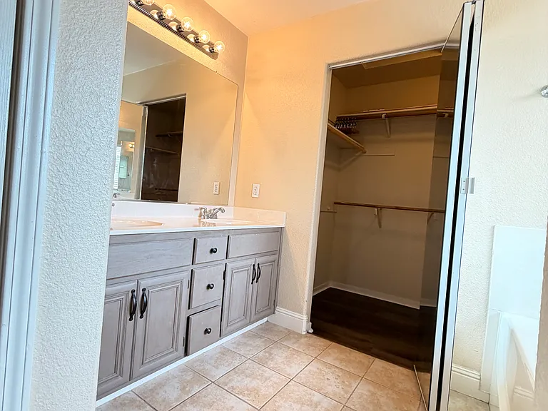 961 Celestine Cir — Photo 20