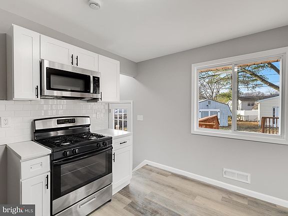 4th image of 1512 Church Ln