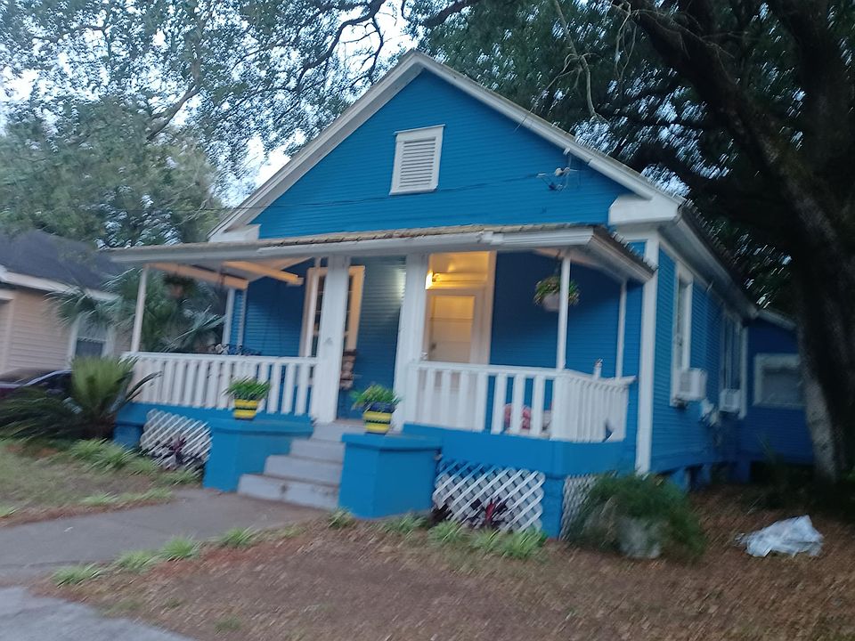 1st image of 1460 E 15th St