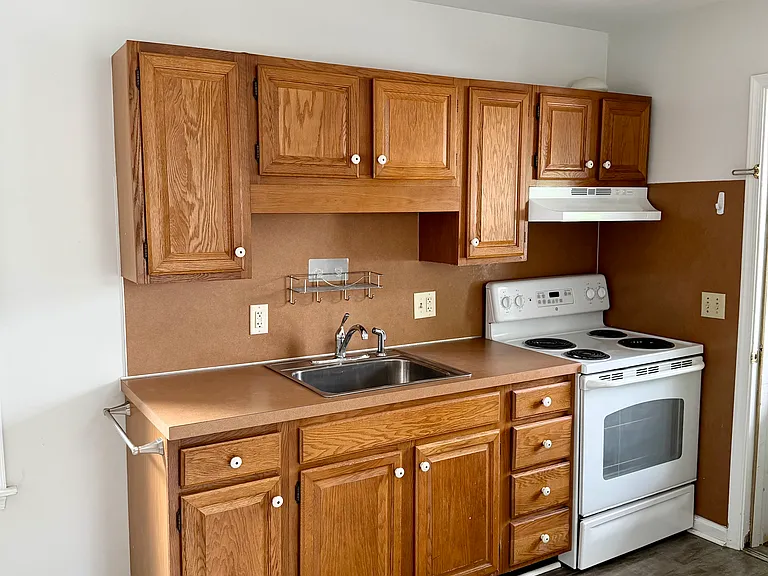 4 S Broad St #2 — Photo 3