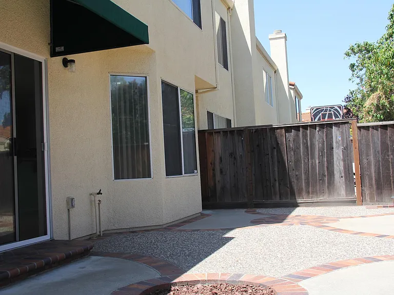162 Millwater Ct — Photo 15