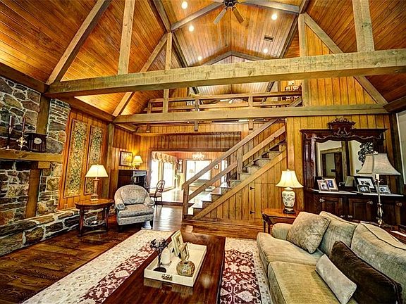 3rd image of 187 Beechwood Ln
