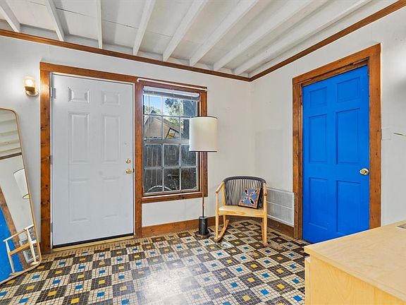 5th image of 3809 Avenue H APT B