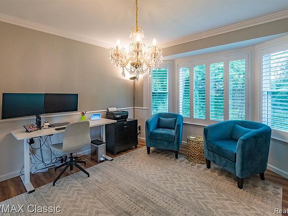 5th image of 6925 Emerald Shores Dr