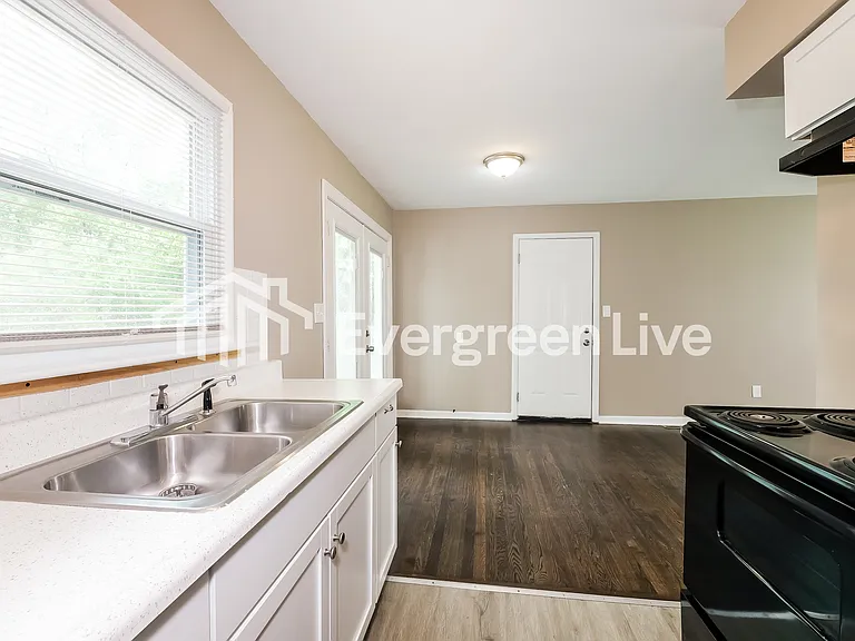 3404 N Pleasant St — Photo 7