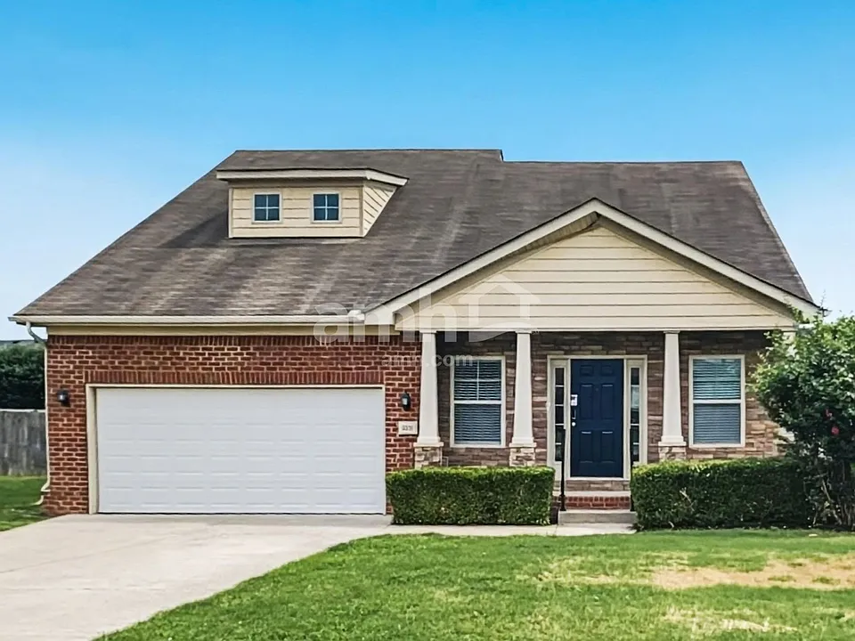 3331 Foxside Ln