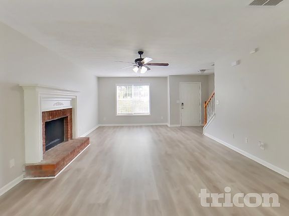 2nd image of 373 Adams Lake Dr