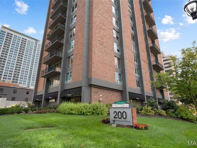 200 S Brentwood Blvd APT 14D, Saint Louis, MO, 63105