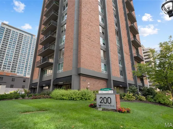 200 S Brentwood Blvd APT 14D, Saint Louis, MO 63105