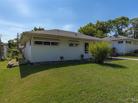 3rd image of 7808 Wanda Ave
