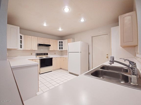 4th image of 3135 W Potter Dr