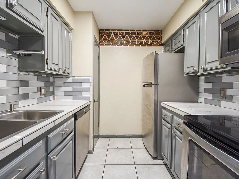 2507 Montrose Blvd #22 — Photo 14