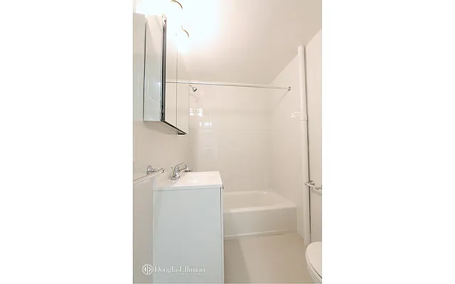 Rented by Douglas Elliman | media 38