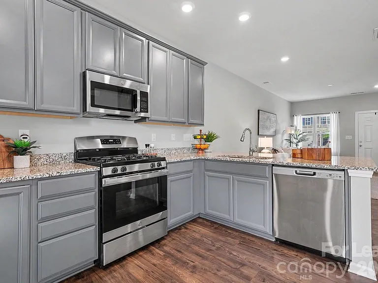 6411 Revolutionary Trl — Photo 6