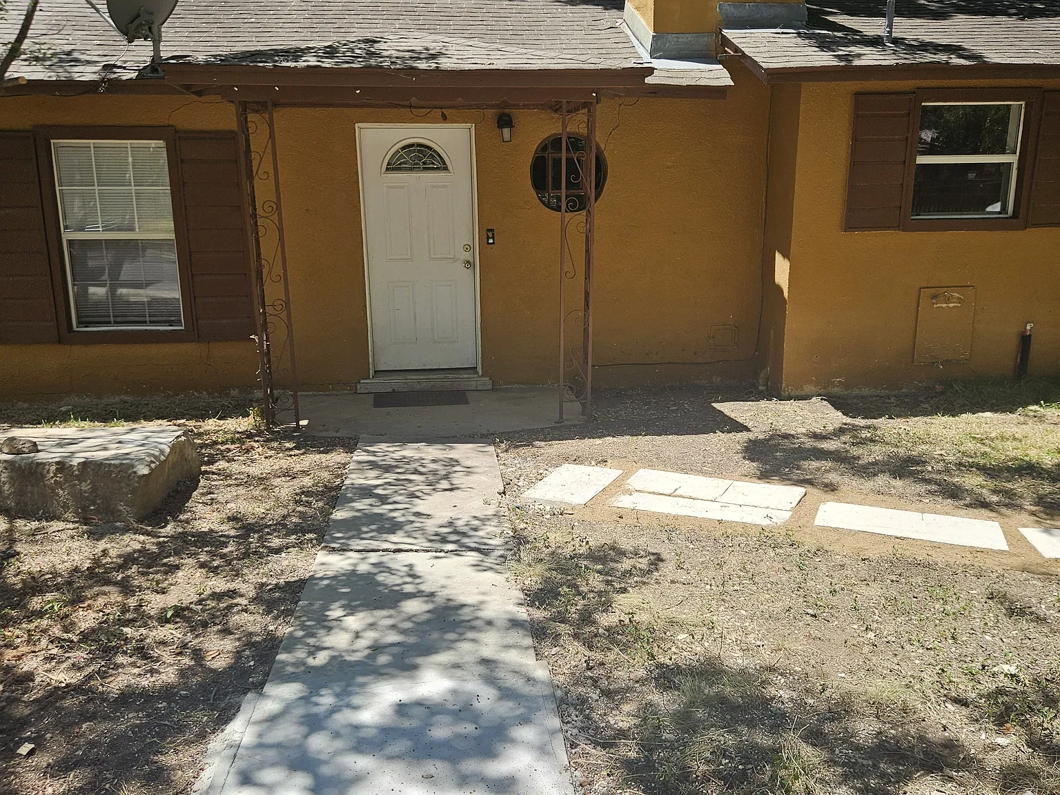 3 bed, 790 sqft, $1,650 — Photo 2