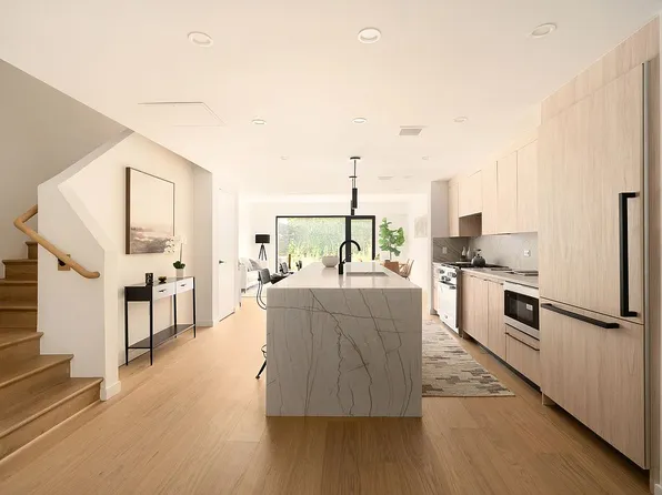 28 Huntington St, Brooklyn, NY 11231