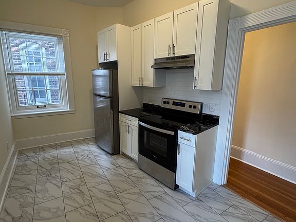 5th image of 91 Mount Vernon St #52