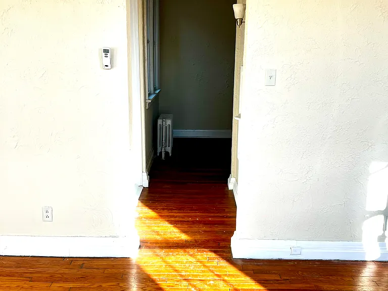 2722 Vine St #7 — Photo 8