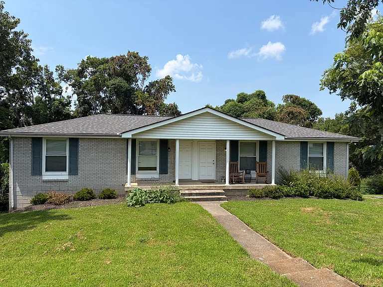 2716 Donna Hill Dr — Photo 1