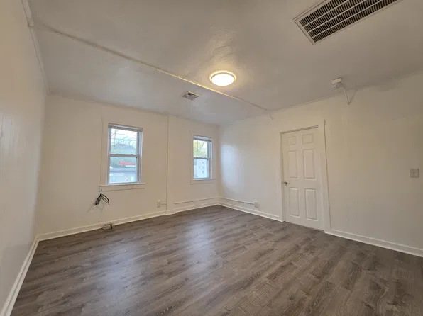 91 Ww Ave 2ndflr 2b/1b Updated Freshpaint Petsok Waterviews! Laundry!, 91 W Warwick Ave APT 3, West Warwick, RI 02893