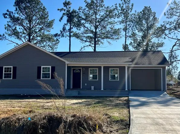 1497 Woodvalley Dr, Douglas, GA 31535