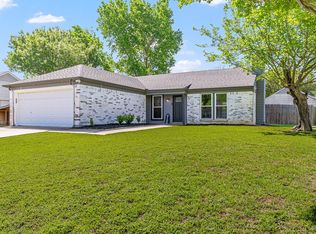 3920 Dogwood Ln, Fort Worth, TX 76137