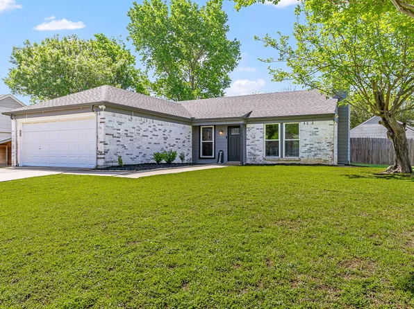 3920 Dogwood Ln, Fort Worth, TX 76137