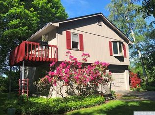 60 Horseshoe Ln, Millerton, NY 12546