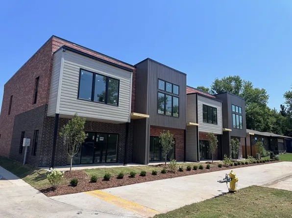 947 SE 10th St, Bentonville, AR 72712