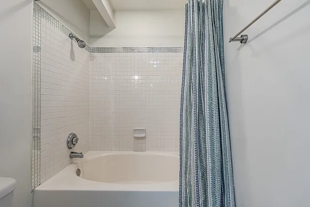 4122 Travis St #2 — Photo 11