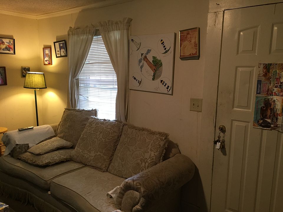 2nd image of 525 Burlington Ave