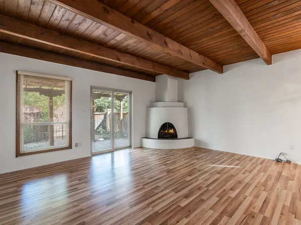 2980 Plaza Azul, Santa Fe, NM 87507